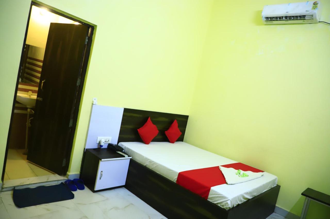 Shivraj Homestay Матхура Екстер'єр фото