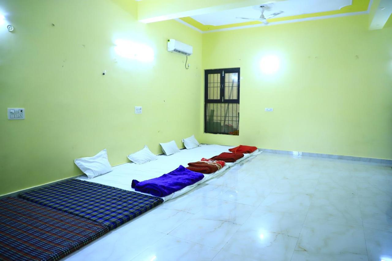 Shivraj Homestay Матхура Екстер'єр фото