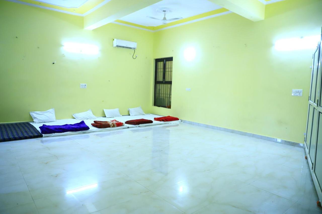 Shivraj Homestay Матхура Екстер'єр фото