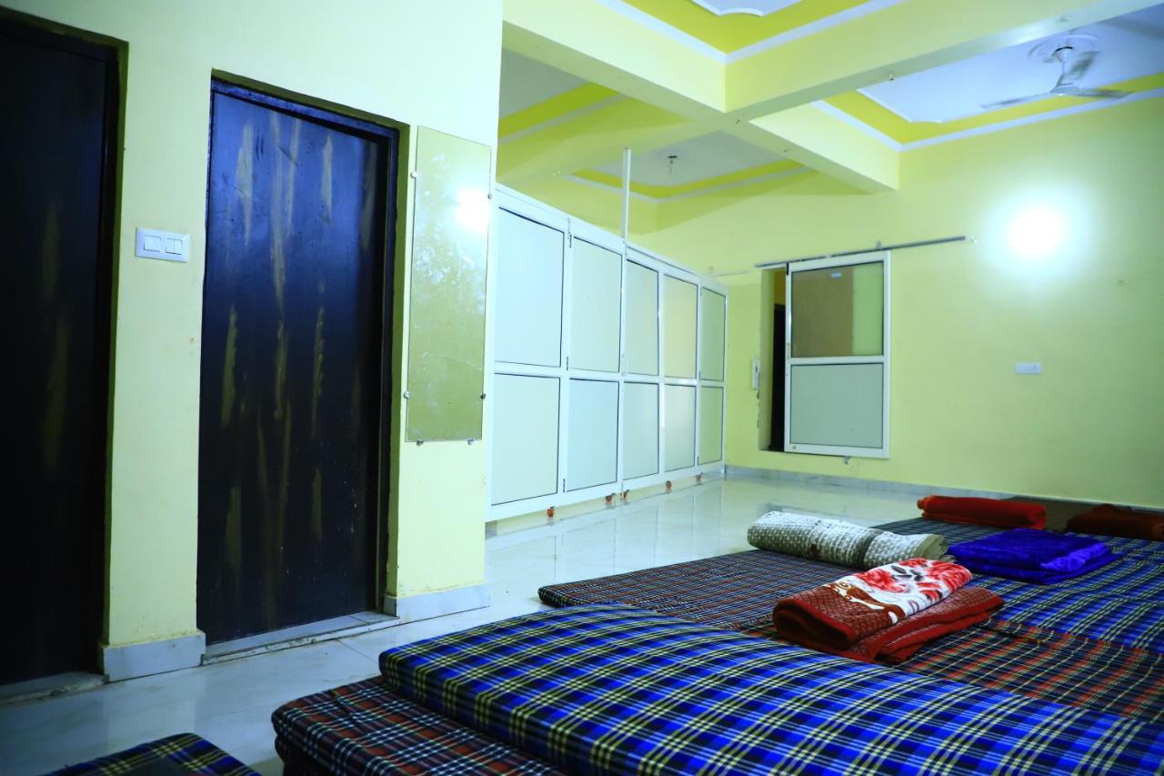 Shivraj Homestay Матхура Екстер'єр фото