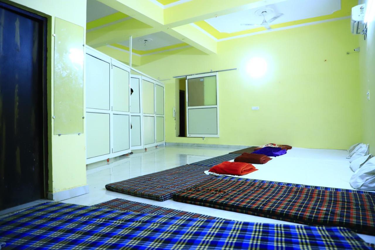 Shivraj Homestay Матхура Екстер'єр фото