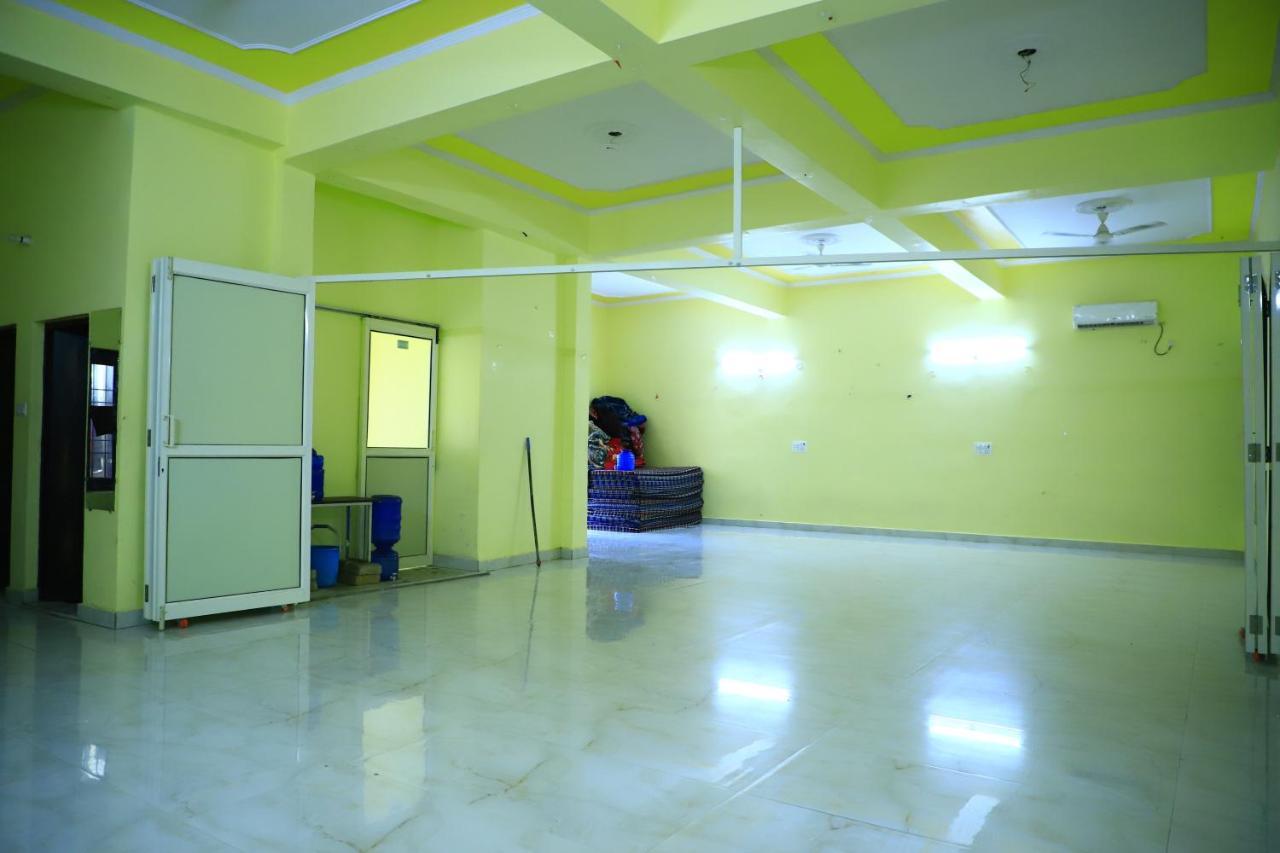 Shivraj Homestay Матхура Екстер'єр фото