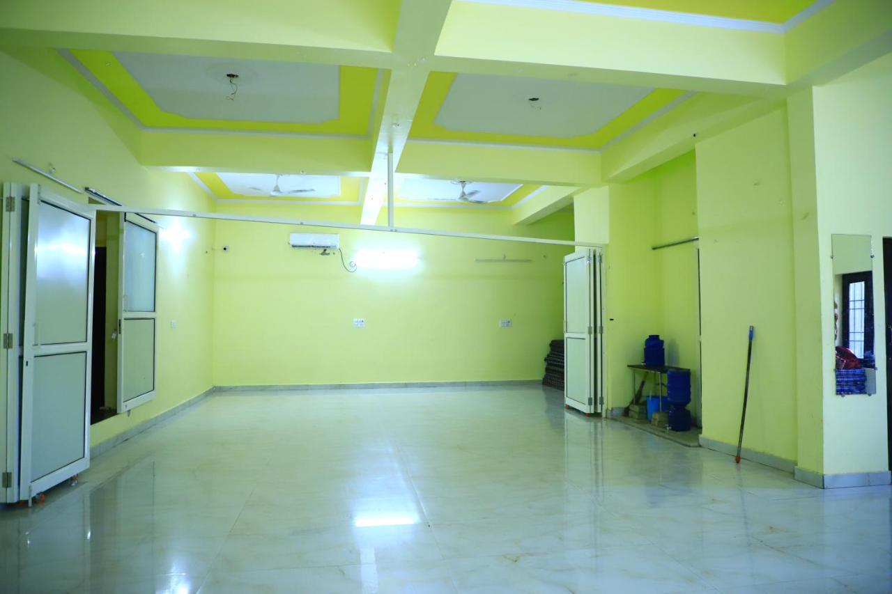 Shivraj Homestay Матхура Екстер'єр фото
