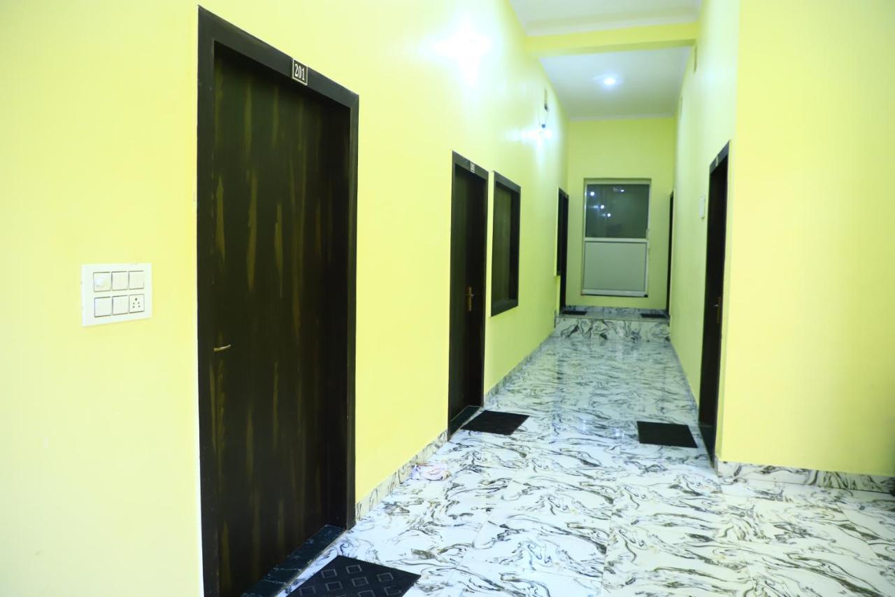 Shivraj Homestay Матхура Екстер'єр фото