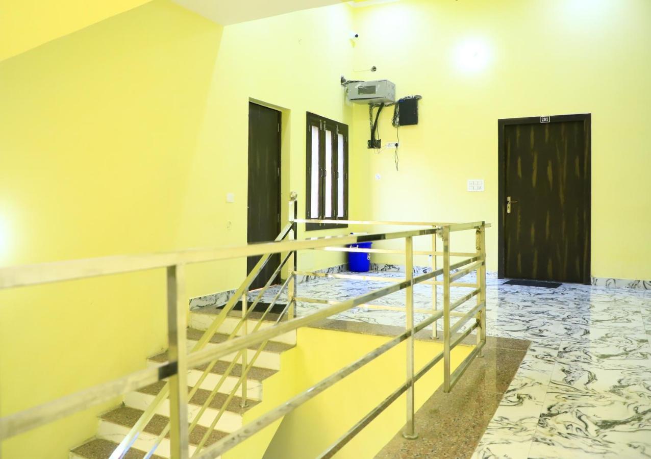 Shivraj Homestay Матхура Екстер'єр фото